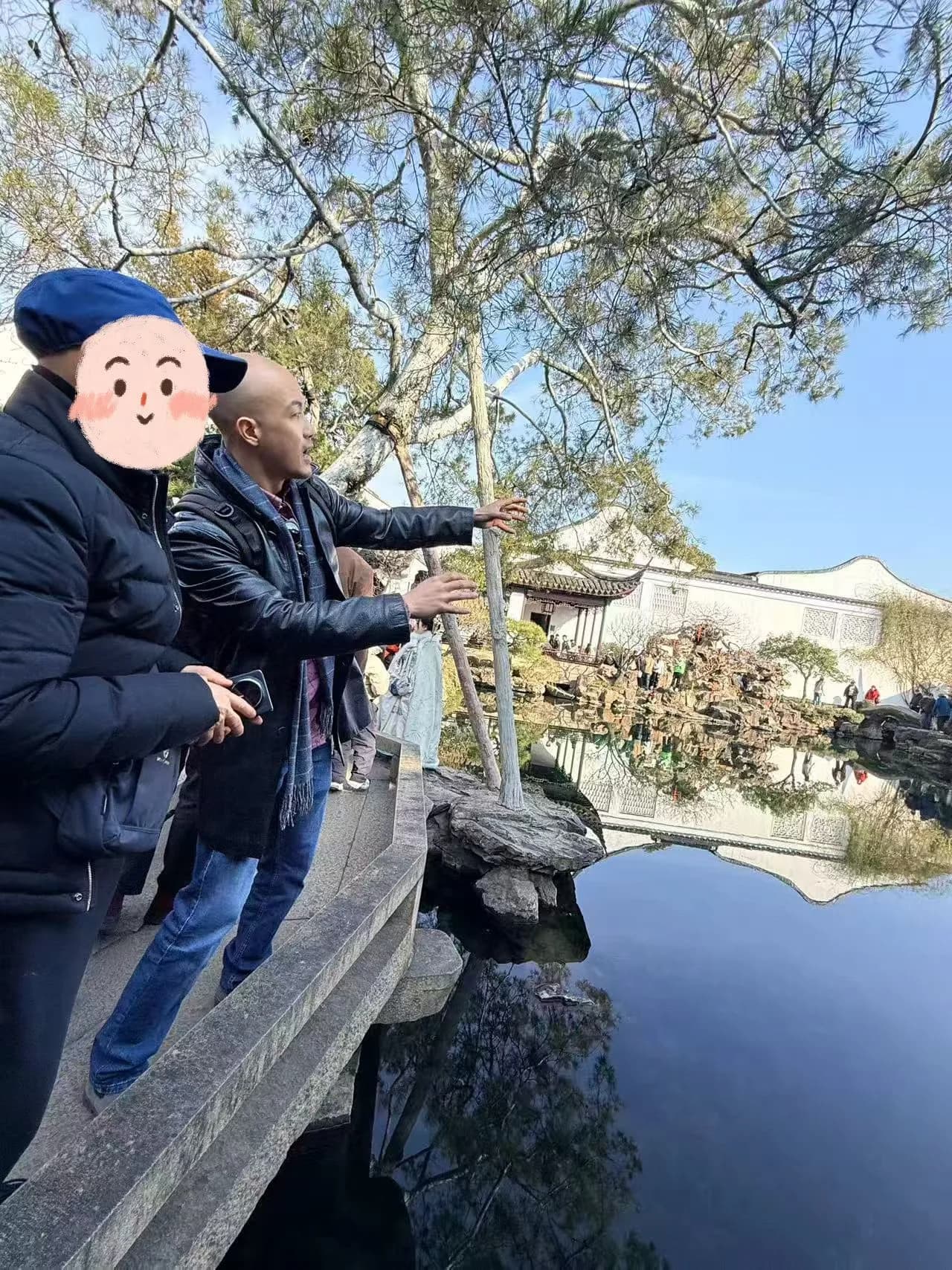 Arthur describing the park to clients