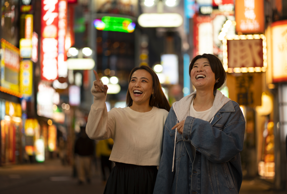 Travellers enjoying an authentic moment with their local guide in China